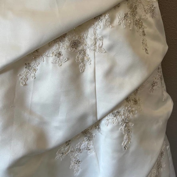 Plus Size Robin Jillian Bridal Button Lace Back Ruched Train New Wedding Dress - Picture 6 of 16